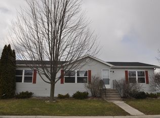 566 Golden Oak, Sheboygan Falls, WI 53085
