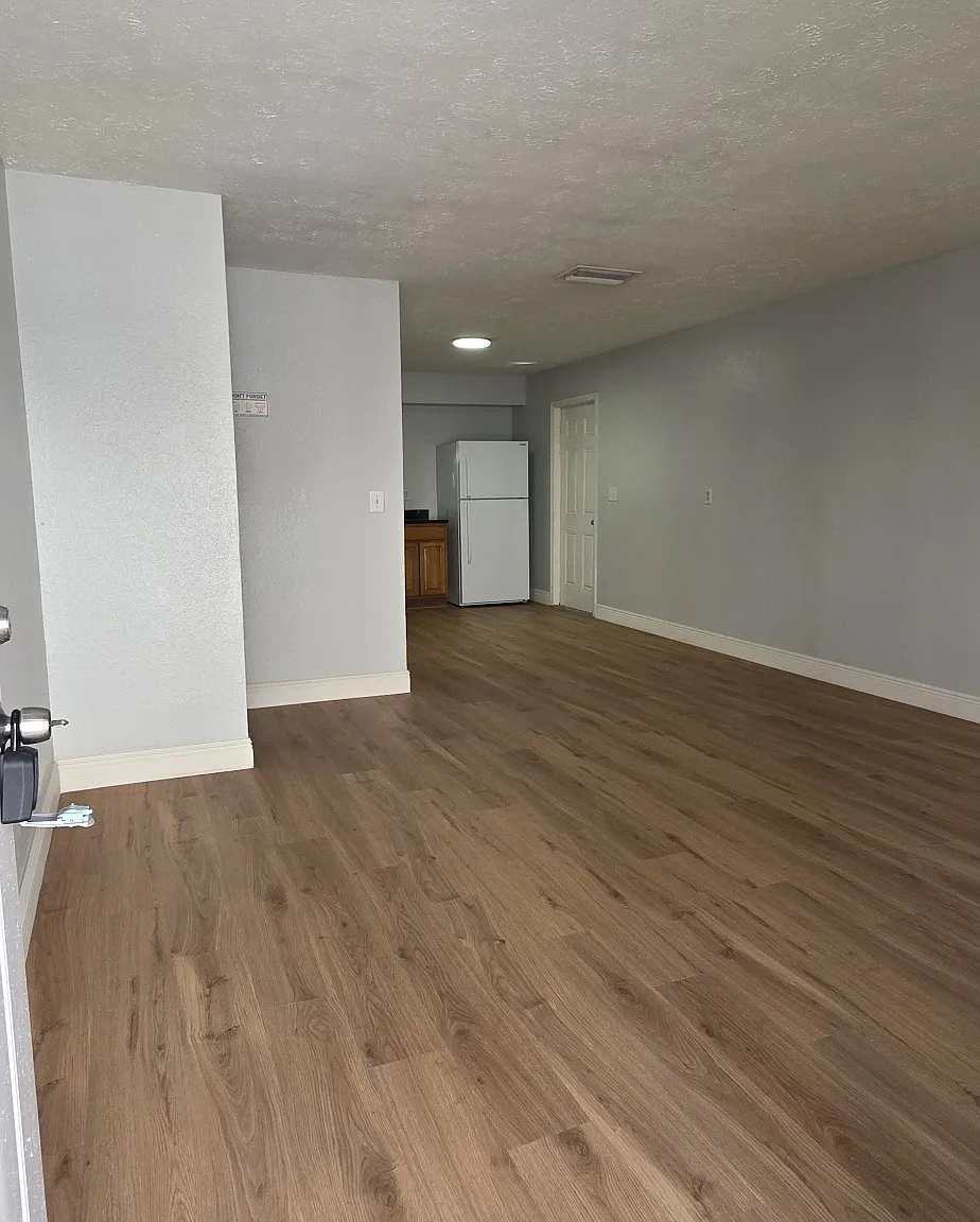 2 bed, 700 sqft, $1,400 — Photo 4