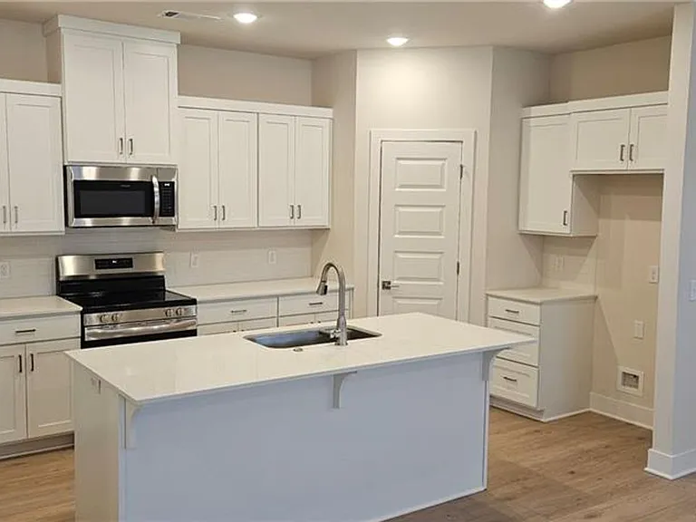 488 S Calico — Photo 3