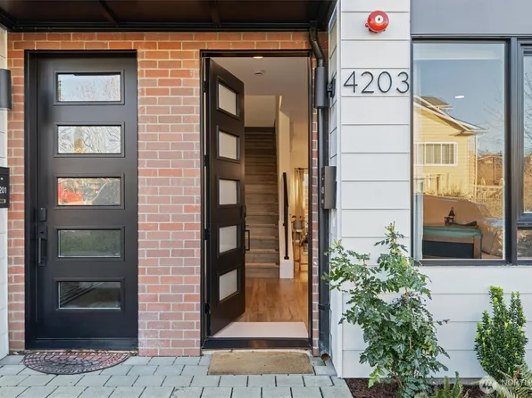 4203 SW Raymond Street, Seattle, WA 98136