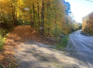 1091 Blackhawk Rd, Beaver Falls, PA 15010