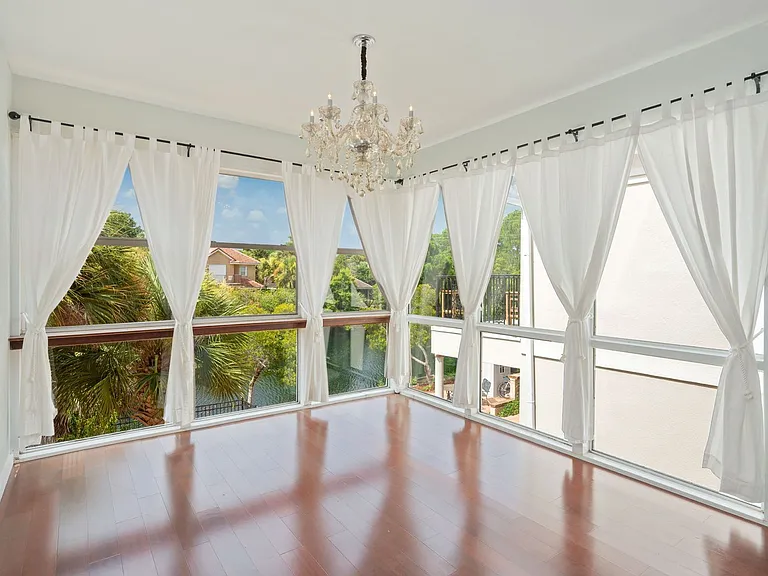 272 Calusa Blvd — Photo 10