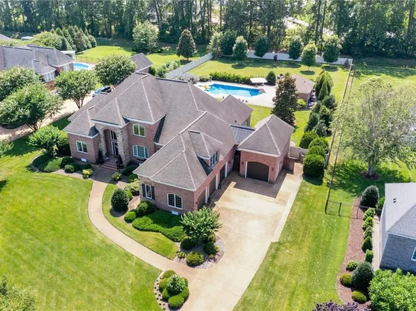 201 Glebe Spring Ln, Yorktown, VA 23693