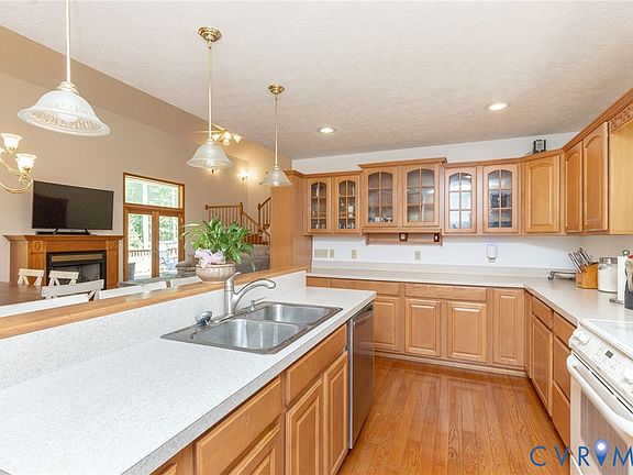 4th image of 1465 Old Richmond Rd
