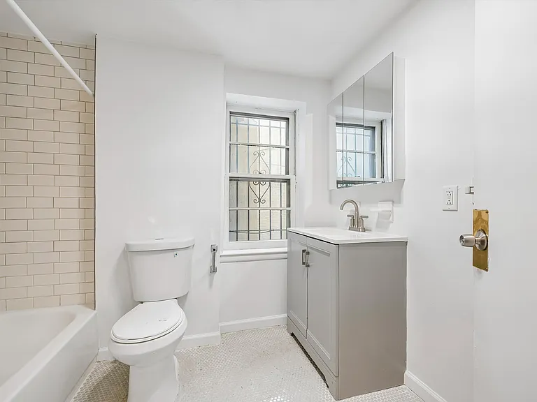 2034 Mount Vernon St #11RR — Photo 4