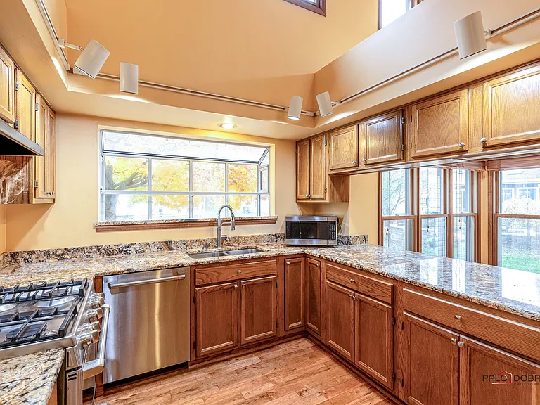 1551 Crowfoot Cir N — Photo 14