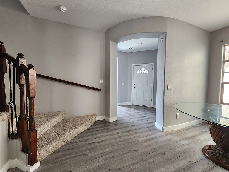 7415 S 15th Dr — Photo 16