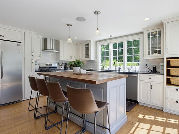 4th image of 166 Southville Rd #A