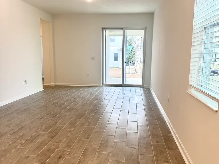 879 Shumard Way — Photo 6