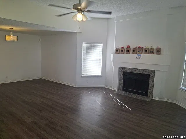 3 bed, 2.0 bath, 1311 sqft, $1,550 — Photo 3