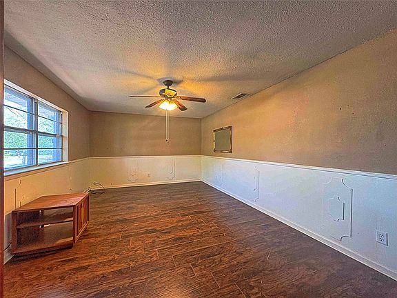 3rd image of 905 Bunny Rabbit Rd