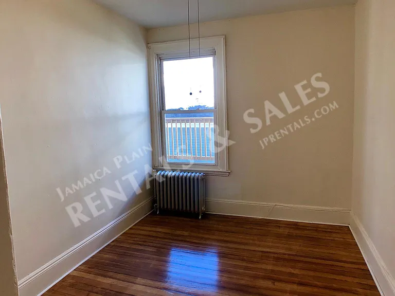 47 Custer St #2 — Photo 16