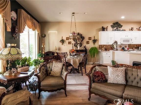 4th image of 19417 Verbena St