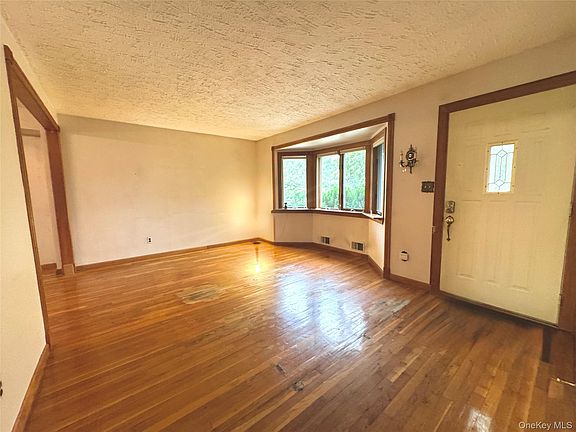 5th image of 28 Euclid Avenue
