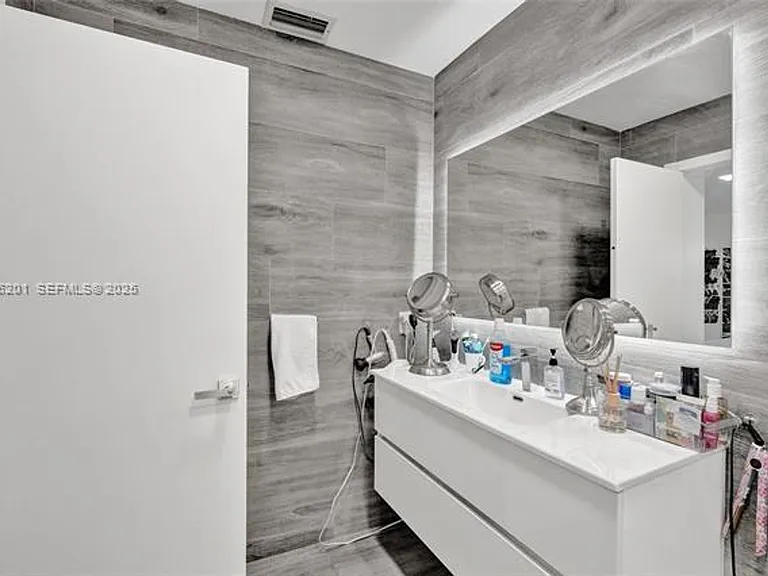 3784 Sheridan Ave #0 — Photo 9