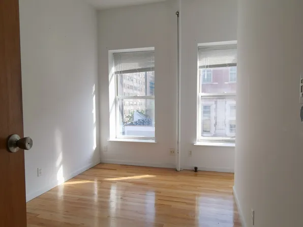 235 East 24th Street image 2 of 11