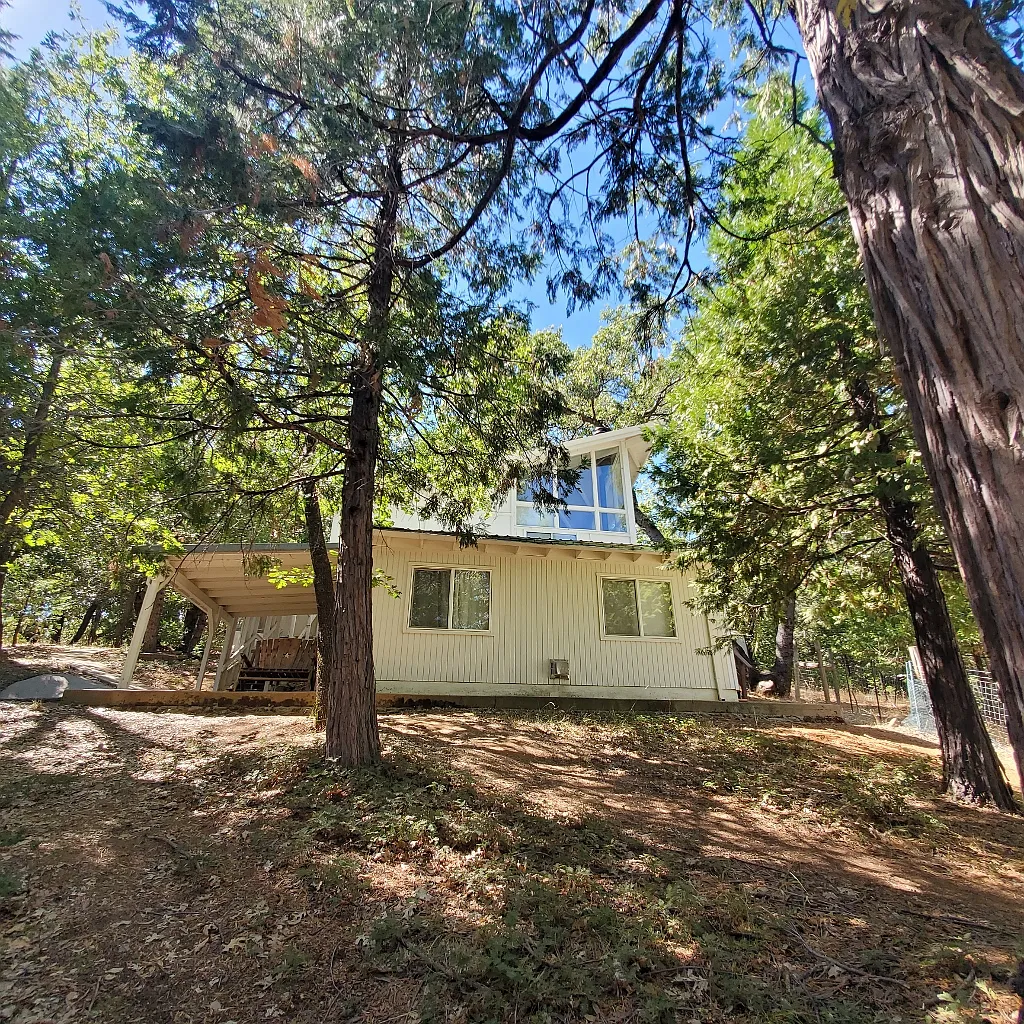 22878 N Tuolumne Rd photo 1