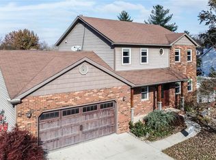 14 Sycamore Dr, Bethalto, IL 62010