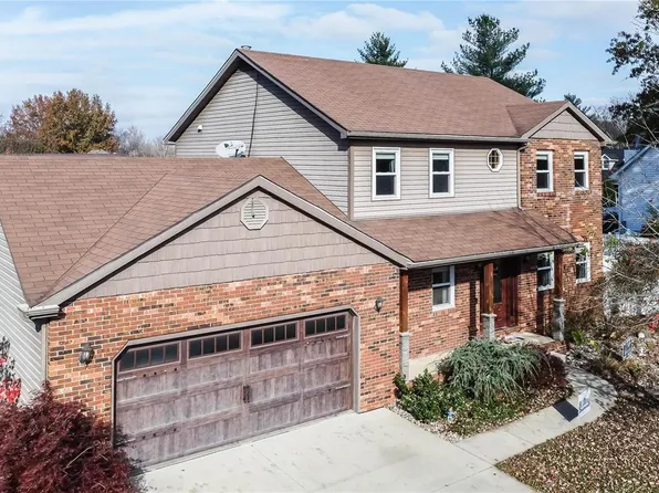 14 Sycamore Dr, Bethalto, IL 62010