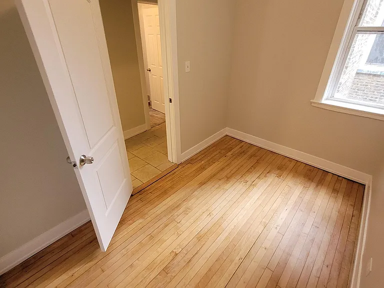 2346 S Sacramento Ave #2F — Photo 12