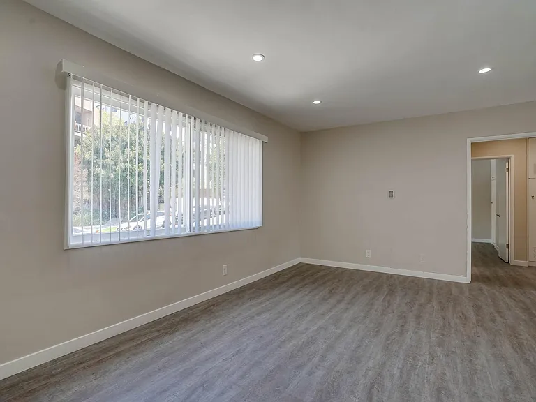 600 Kelton Ave #2 — Photo 19