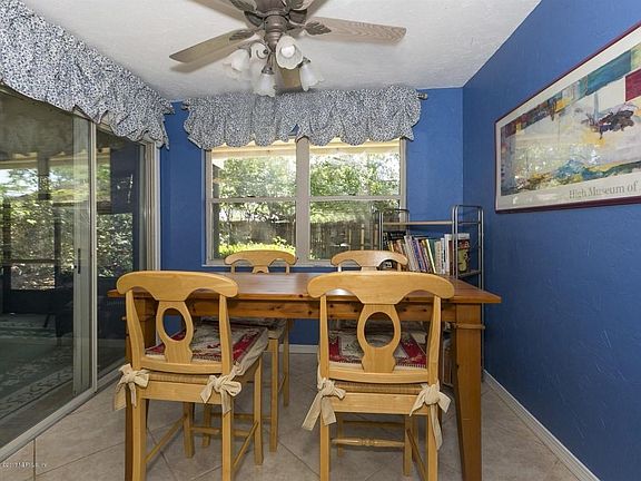 010_Breakfast Nook