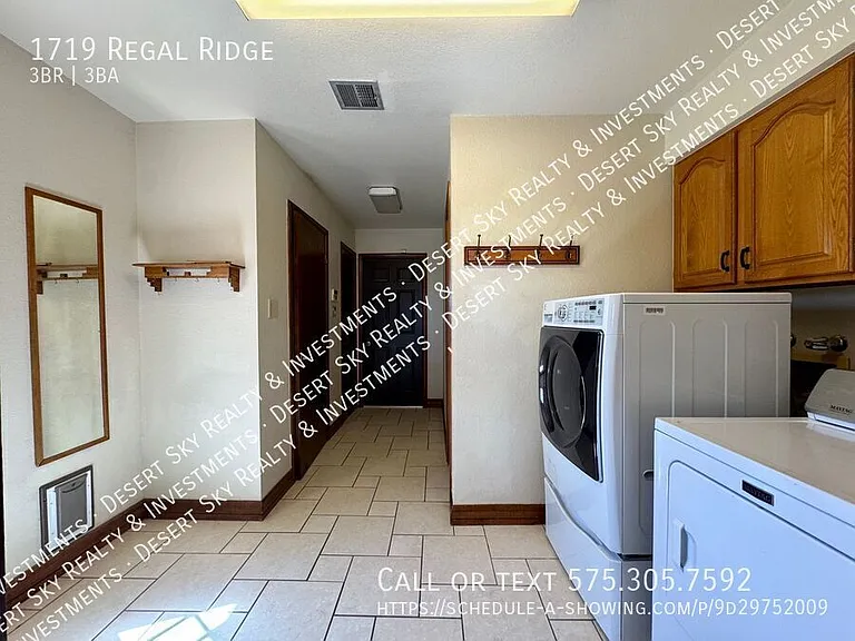 1719 Regal Rdg — Photo 37