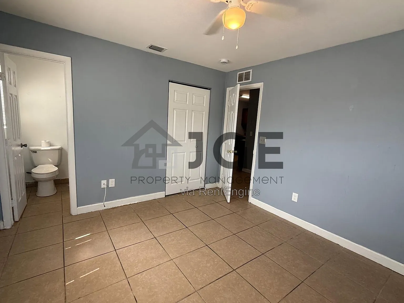 3 bed, 2.0 bath, 1020 sqft, $2,400 — Photo 4