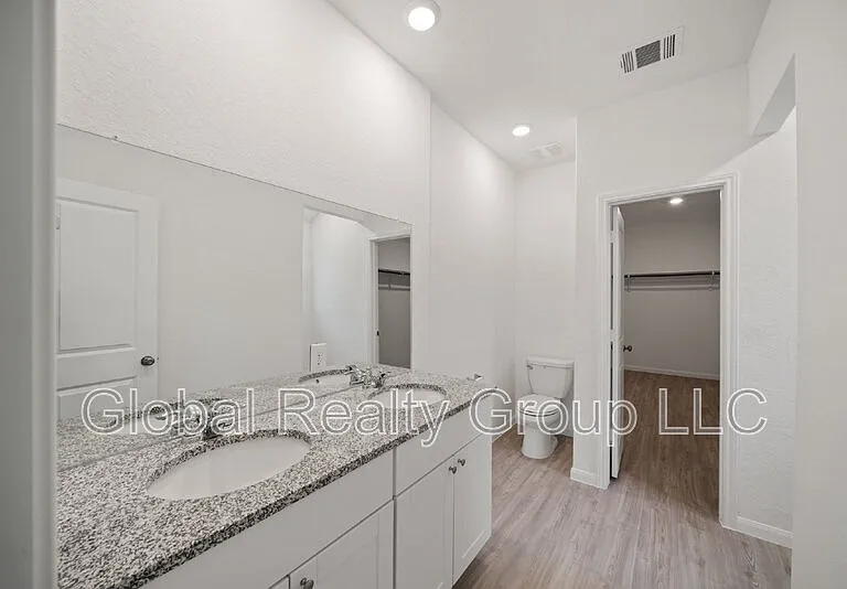 9105 Navarro Vis — Photo 19