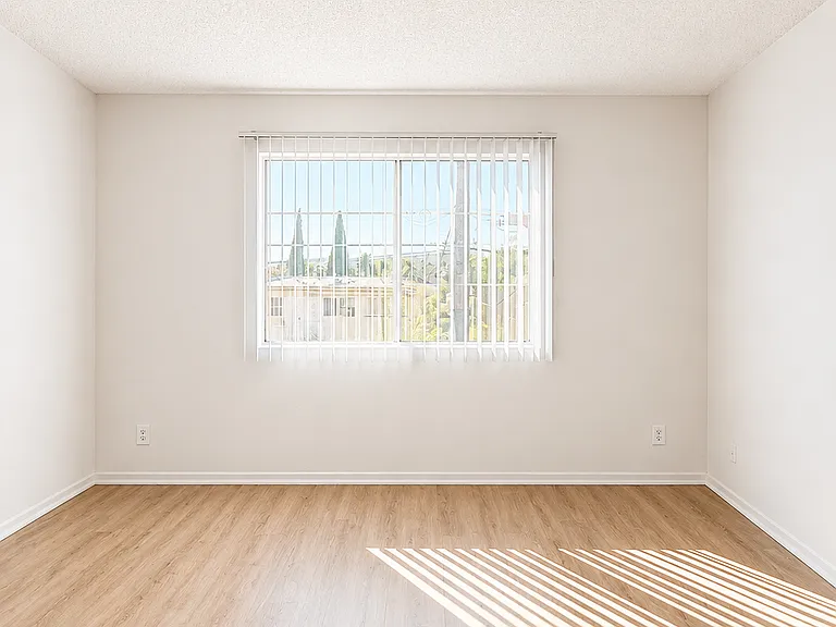 509 N Berendo St #110 — Photo 4