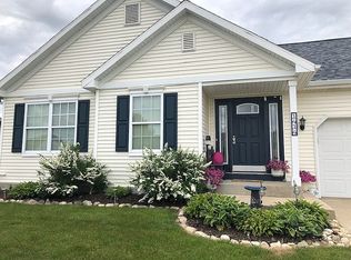 1414 E Pinecrest Ln, Elkhorn, WI 53121
