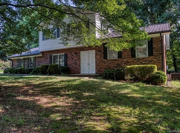 2nd image of 701 Partridge Dr