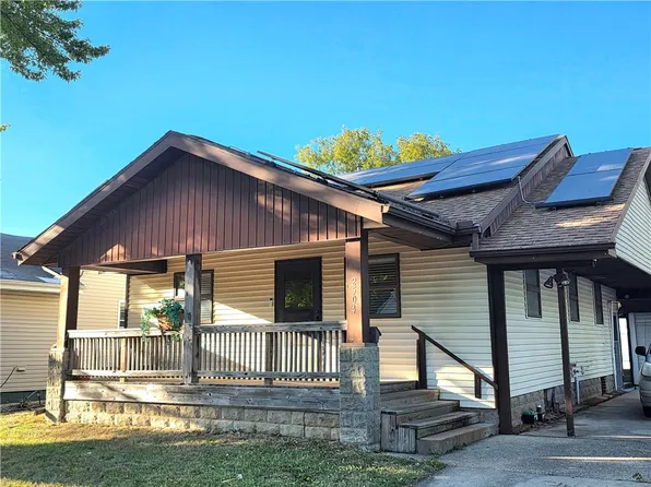 2504 Shelby Ave, Mattoon, IL 61938