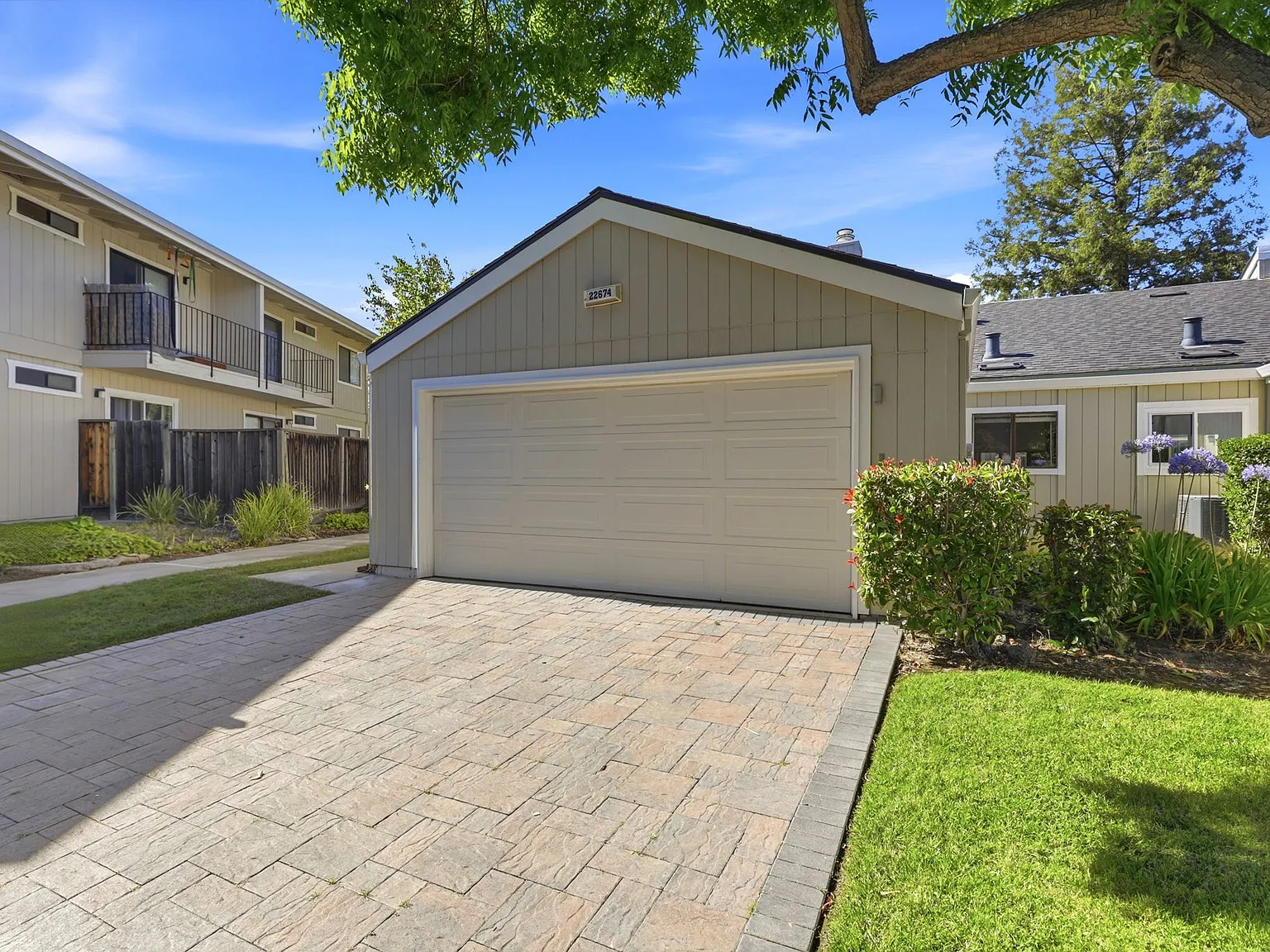 2 bed, 1313 sqft, $4,900 — Photo 3