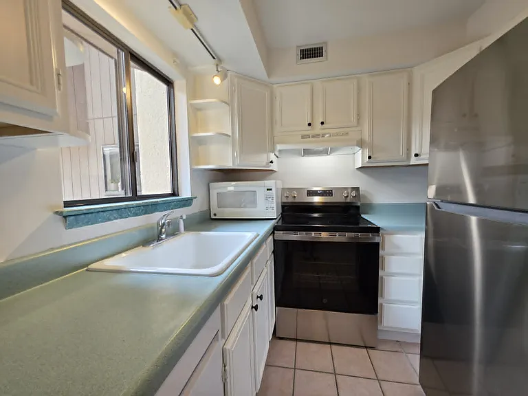 231 Canal Park Dr — Photo 8