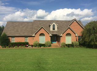 2044 Hickory Dr, Springfield, TN 37172
