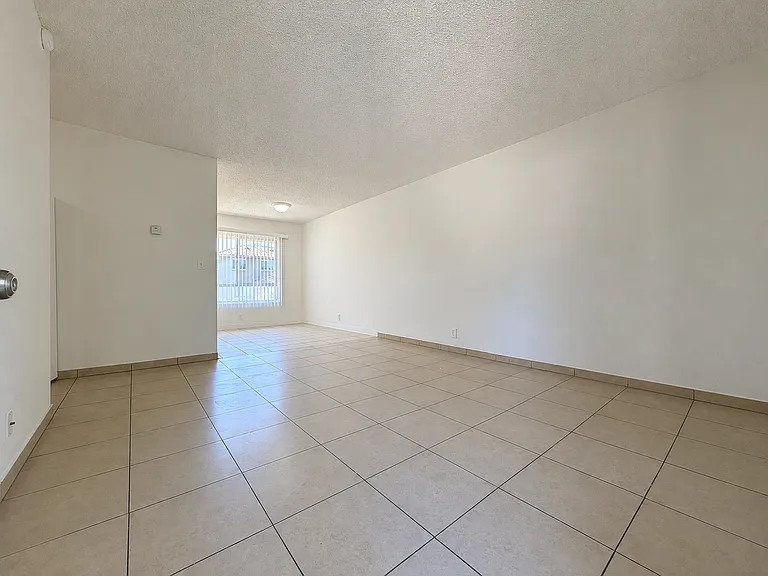 128 E Santa Anna St — Photo 6