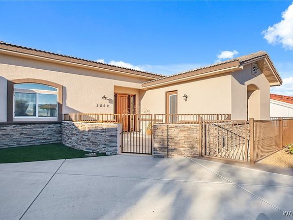 5th image of 2892 Cresthill Dr.
