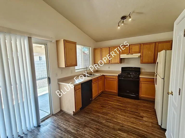 3117 S Nastar Dr — Photo 6
