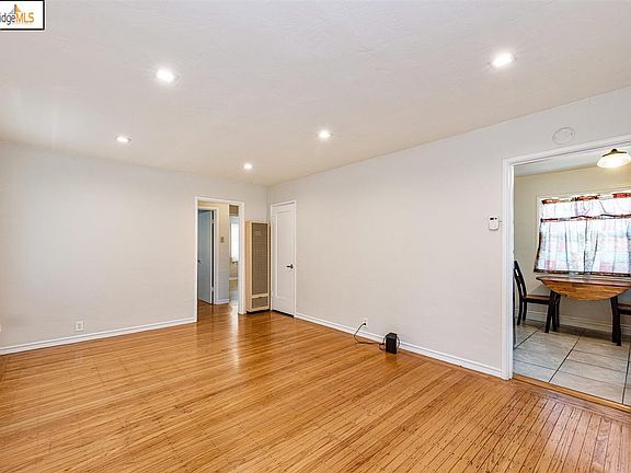 3rd image of 2507 74th Ave
