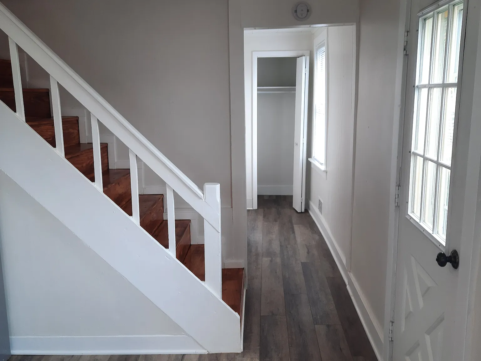 3 bed, 2.5 bath, 1350 sqft, $1,850 — Photo 3
