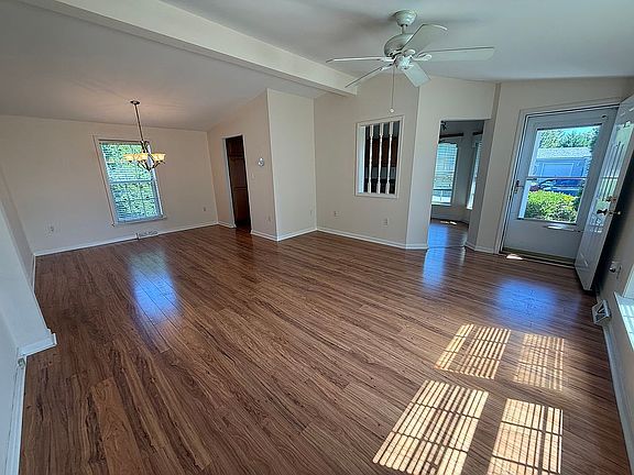 4th image of 16 Pine Grove Ave