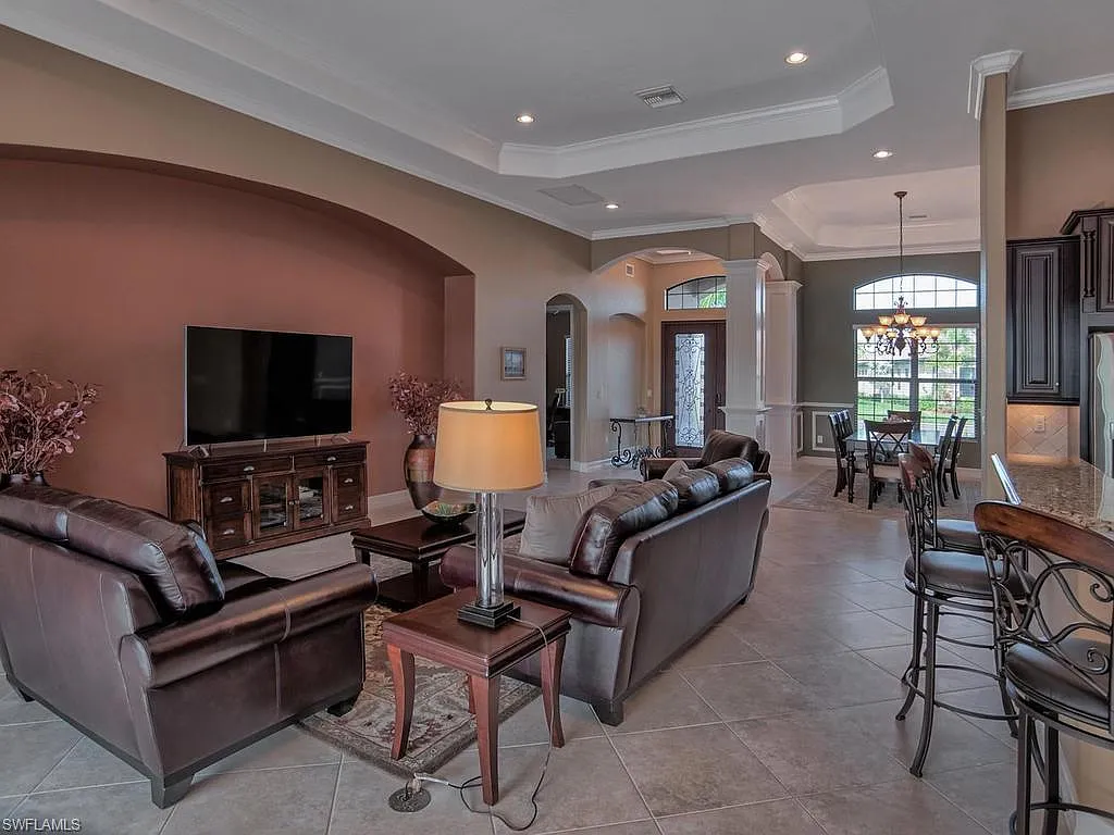 3 bed, 3.0 bath, 2799 sqft, $16,000 — Photo 4