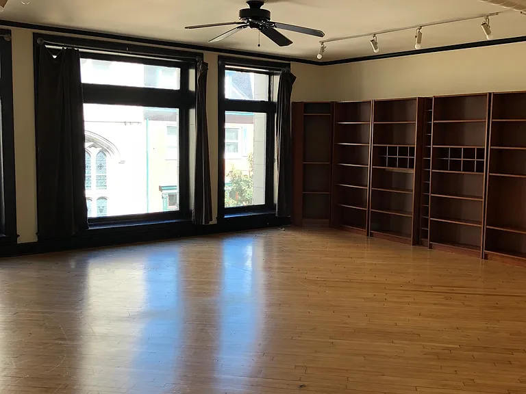 1126 Walnut St #3F — Photo 4