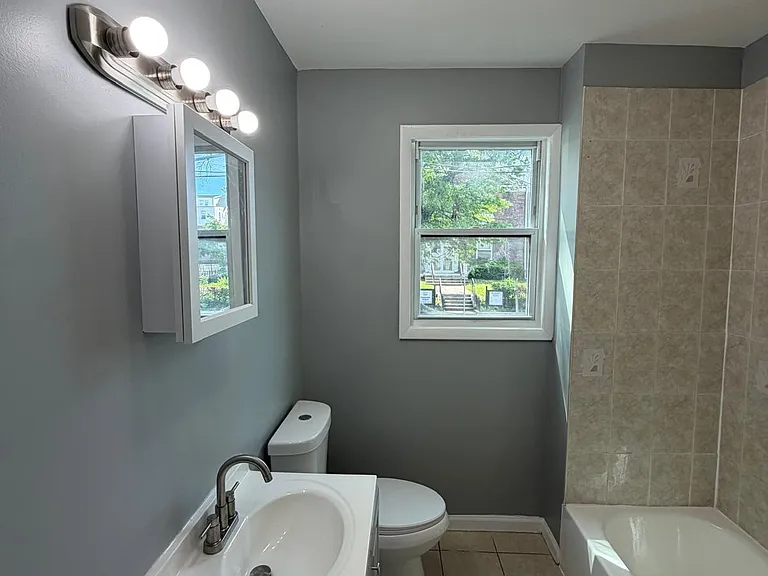 192 Mapes Ave #1 — Photo 5