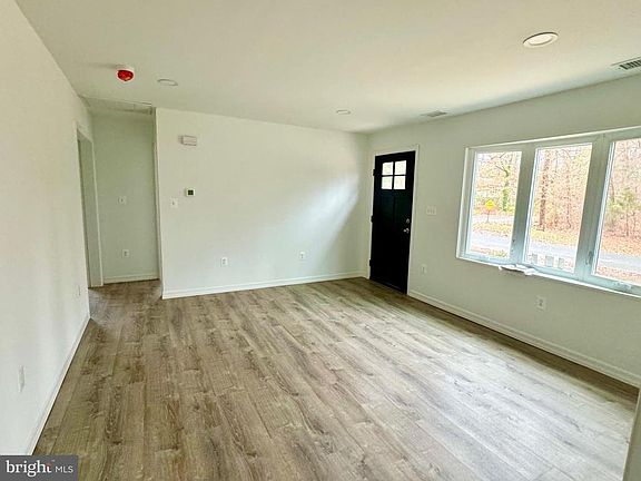 5th image of 25 Cramer Rd