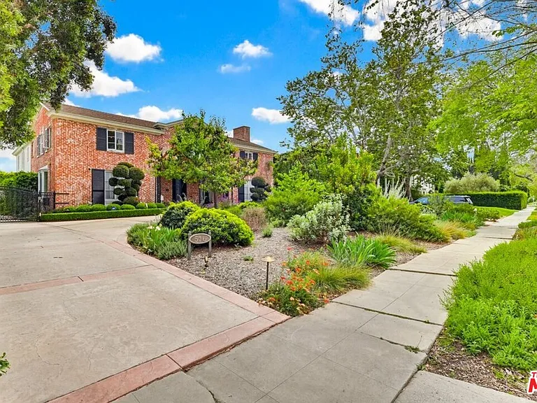 516 S Rimpau Blvd — Photo 3