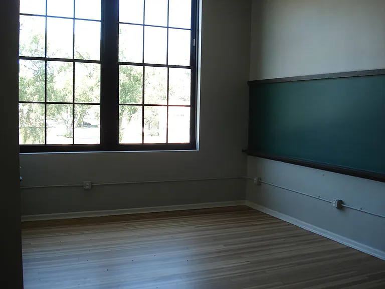 308 E Corning St — Photo 24