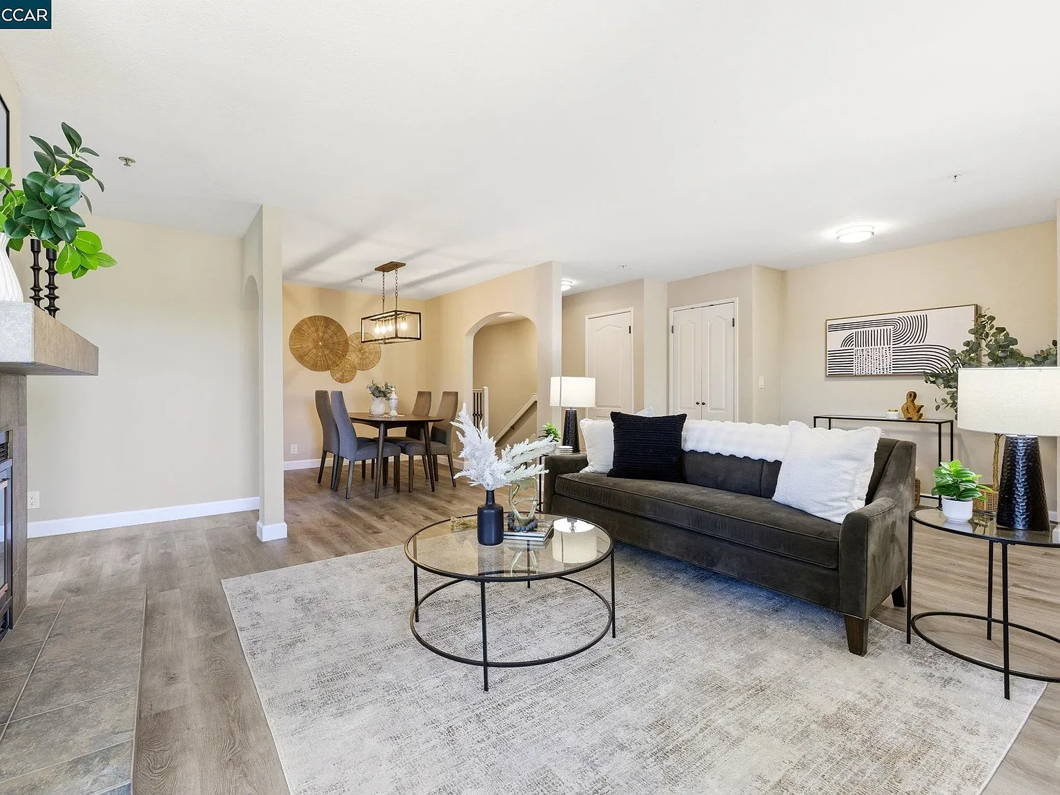 3 bed, 1697 sqft, $4,800 — Photo 3