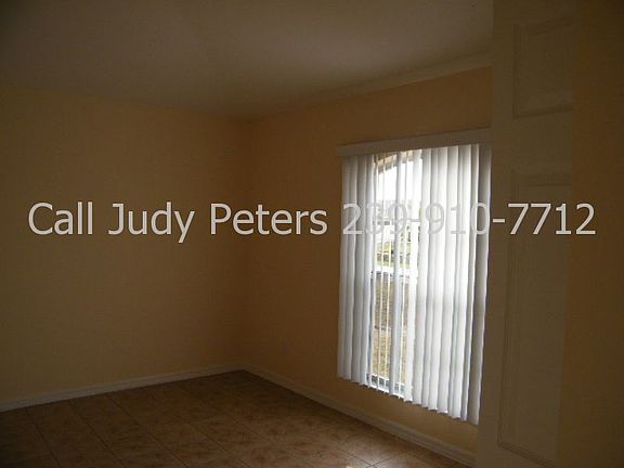 4th image of 1007 NW 6th Pl